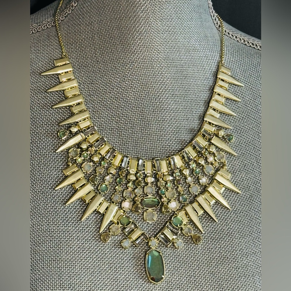 ❤️SALE!❤️Kendra Scott Madeline Gold Statement in Neutral Mix